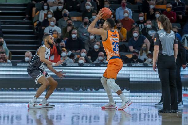 詹姆斯以实 詹姆斯以实